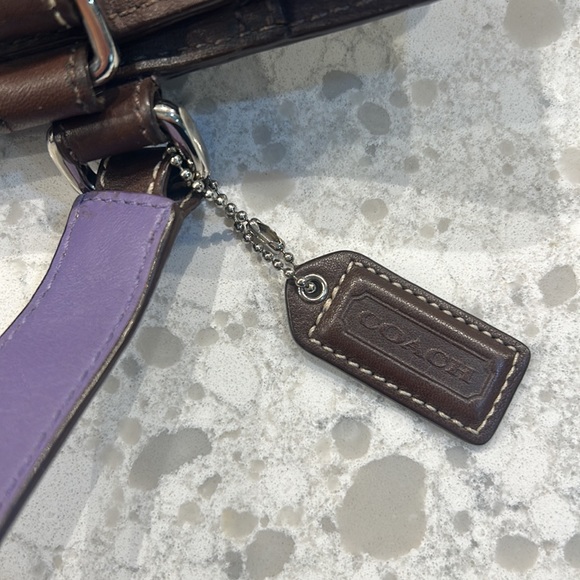 💜Beautiful Coach Shoulder Bag with zip top and side pockets💜 - Picture 6 of 9